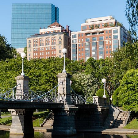 Hotel The Newbury Boston Esterno foto The Charles River Esplanade