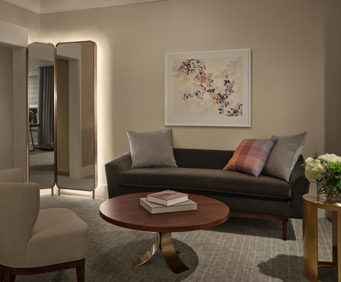 Hotel The Newbury Boston Esterno foto A living room at The London West Hollywood