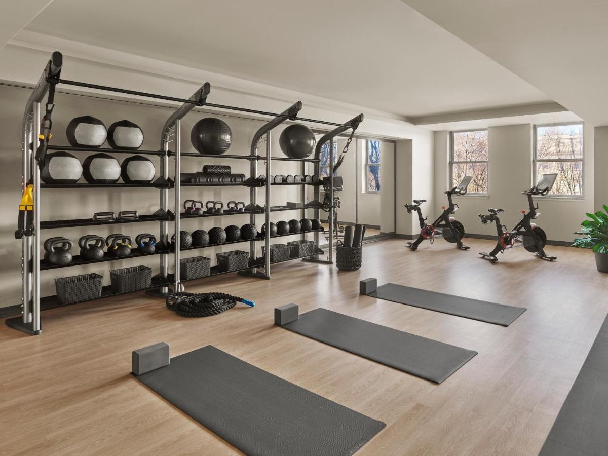 Hotel The Newbury Boston Esterno foto A functional training area