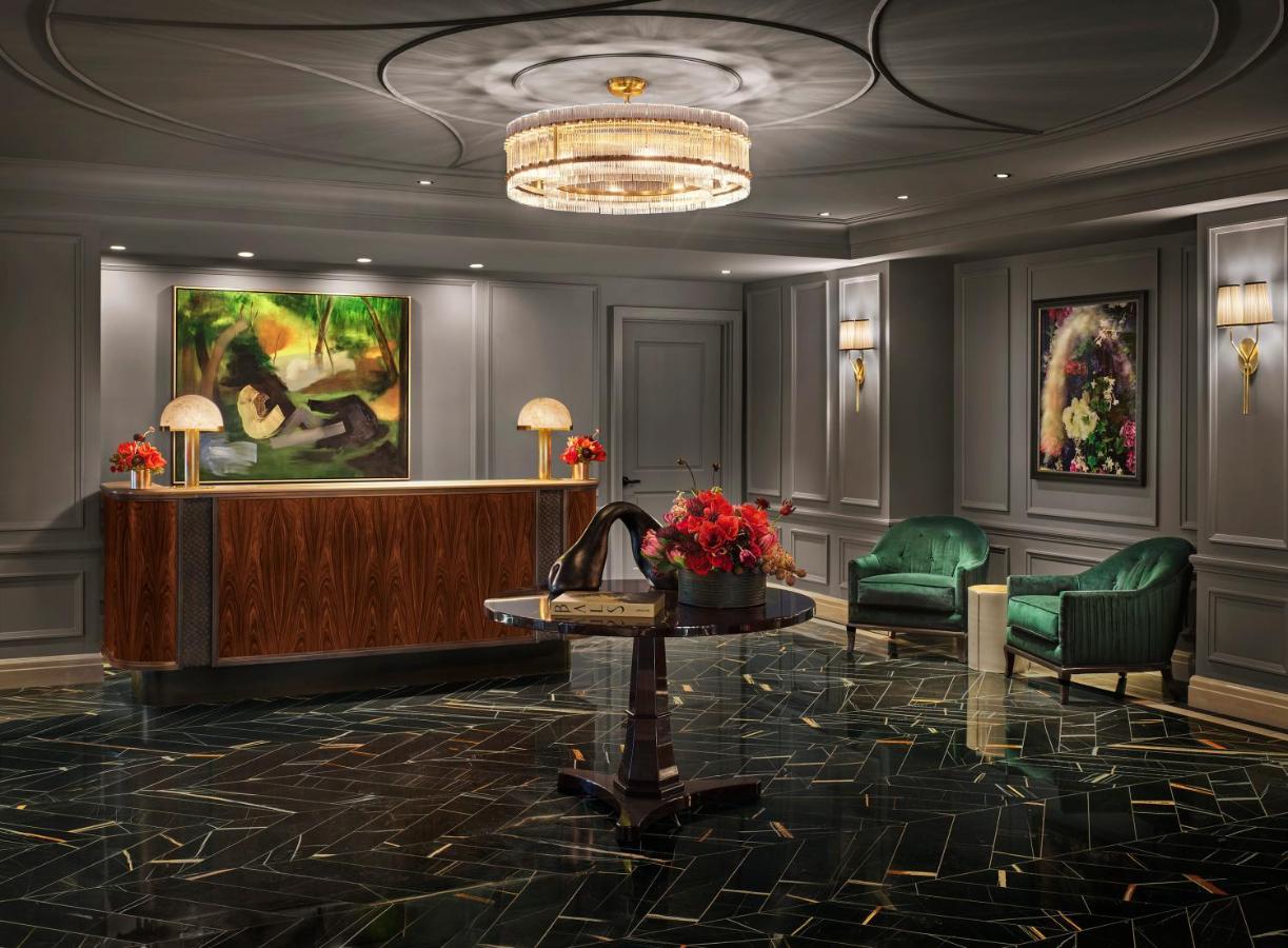Hotel The Newbury Boston Esterno foto The lobby of the Four Seasons Hotel